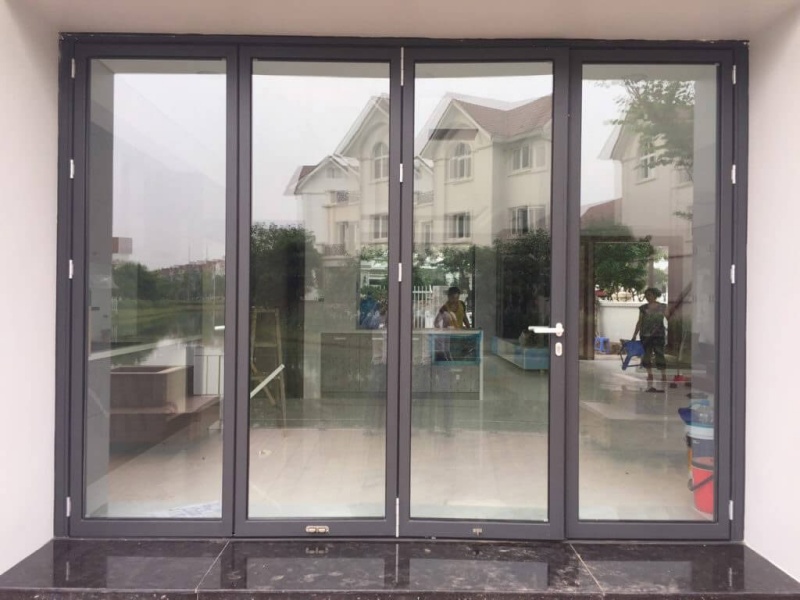 Lắp đặt cửa nhôm xếp gấp